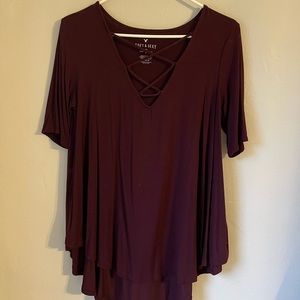 American Eagle size Medium Tshirt with crisscross front, maroon color